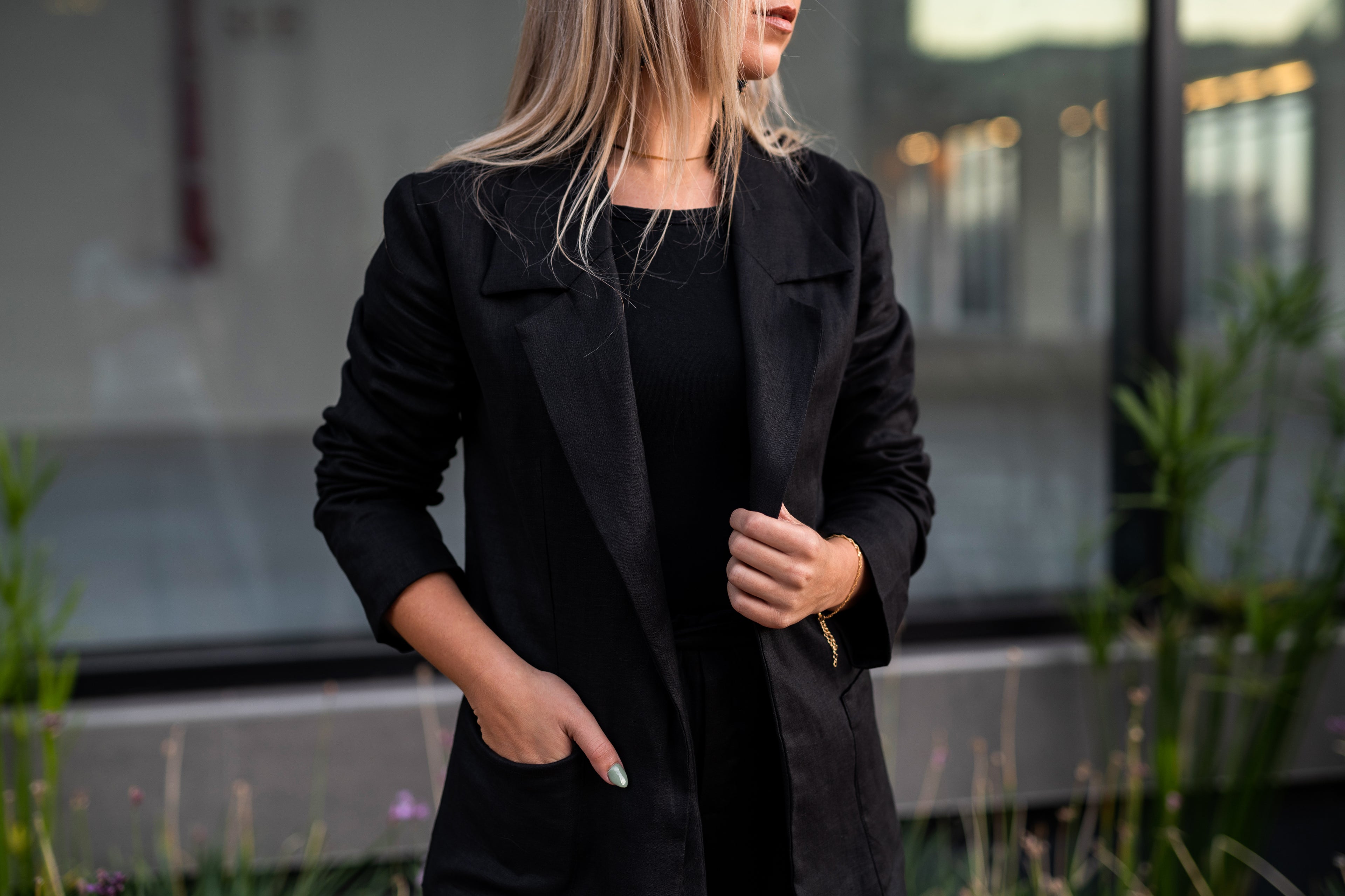 Tailored Linen Blazer - Black